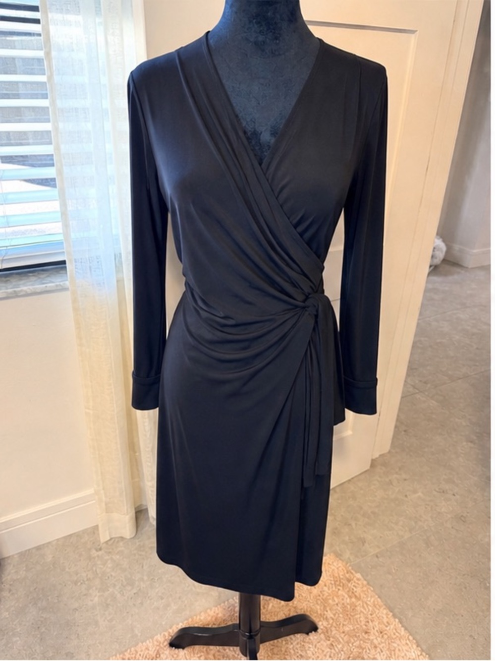 Diane Von Furstenberg Black Wrap Dress vintage iconic style sz 10